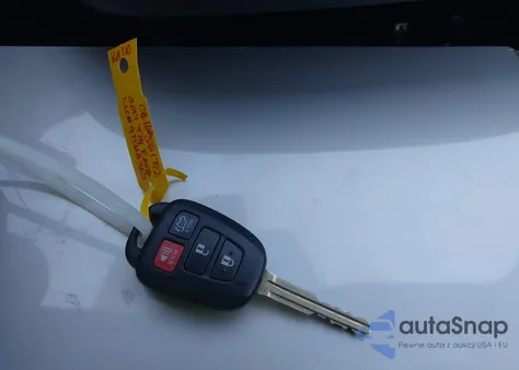 2017 Toyota Rav4 Xle из США, поврежденный, VIN 2T3RFREV3HW654142